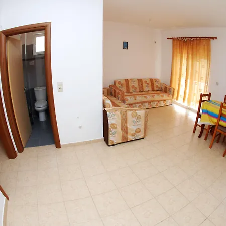 Apartament & Eleanna *