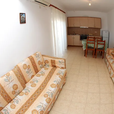 Apartament & Eleanna *