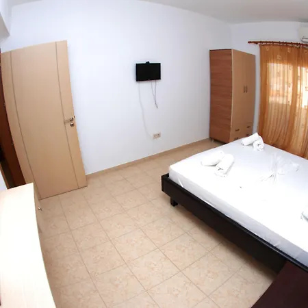 Apartment & Eleanna Sarande