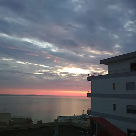 Apartament & Eleanna *