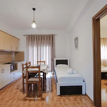 & Eleanna Apartment *