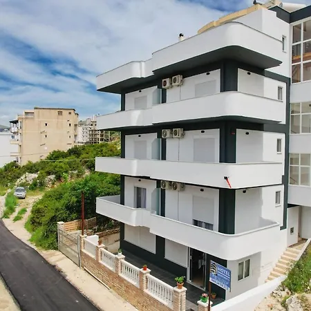 Eleana & * Sarandë