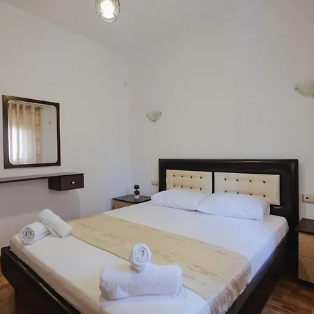 Apartament & Eleanna *