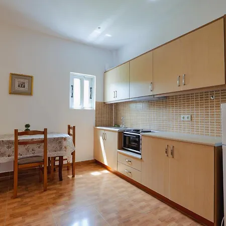 & Eleanna Apartment Sarande
