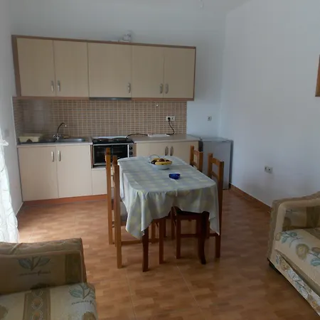 Apartament & Eleanna