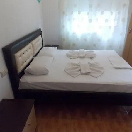Apartament & Eleanna