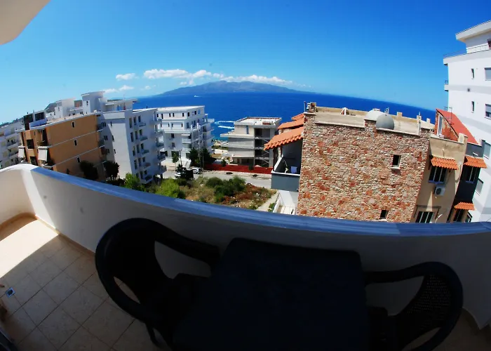 Eleana & * Sarandë