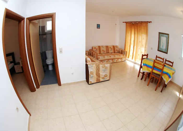Apartament Eleana & *