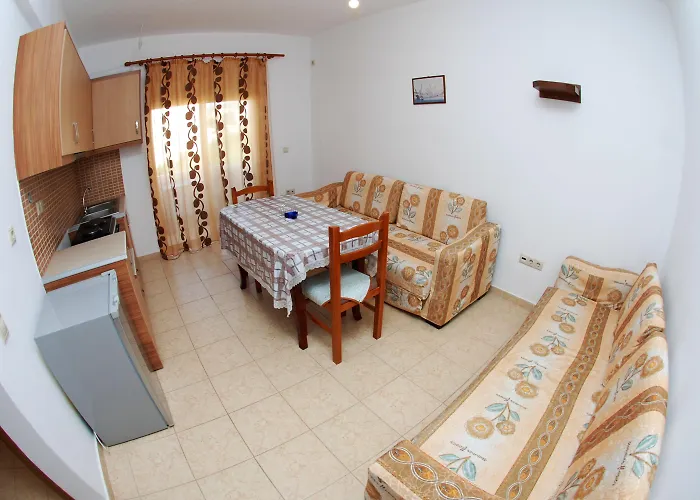 Apartament Eleana &