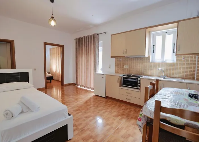 Eleana & Apartament Saranda
