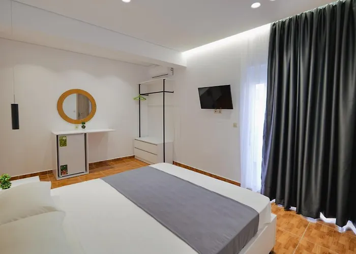 Eleana & Apartment *