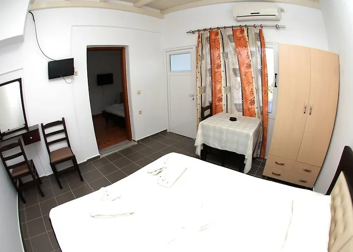 Eleana & Apartament *