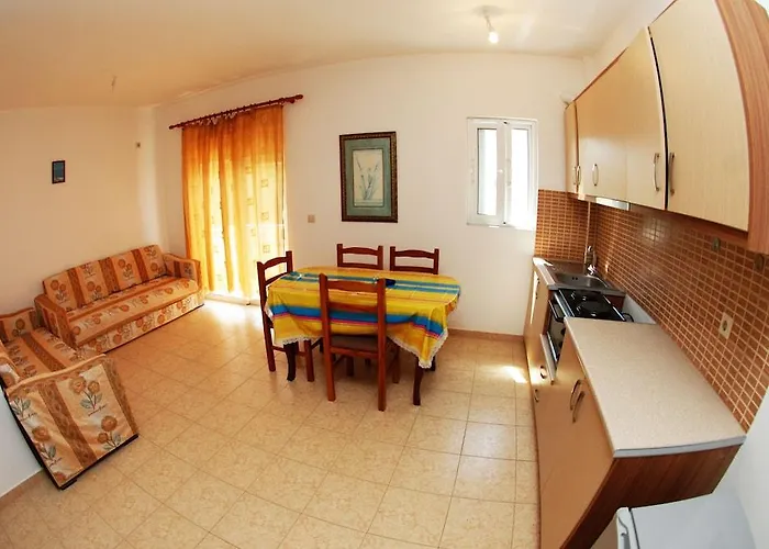 Apartament Eleana &