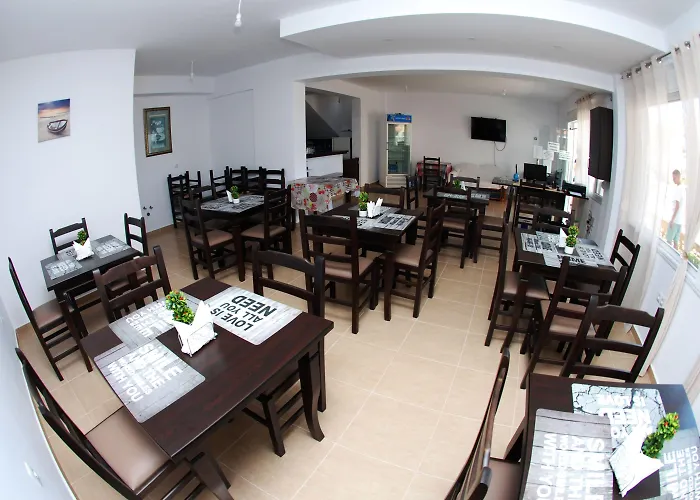 Eleana & Apartament
