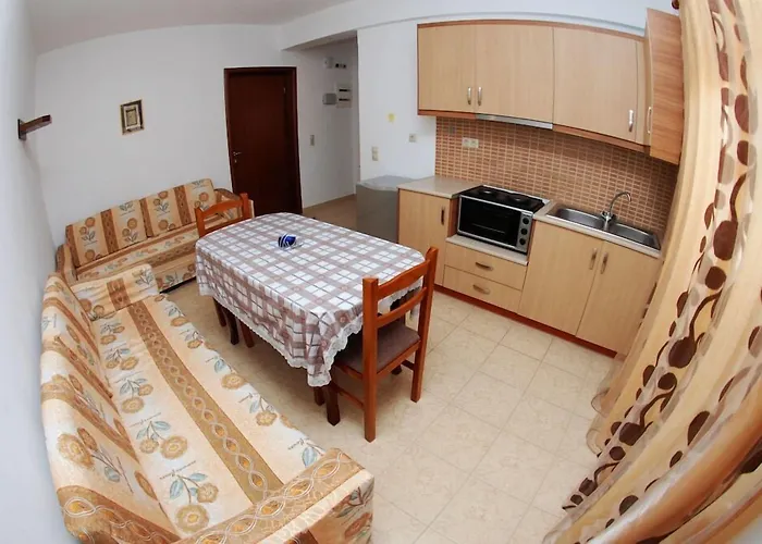 Eleana & Apartament