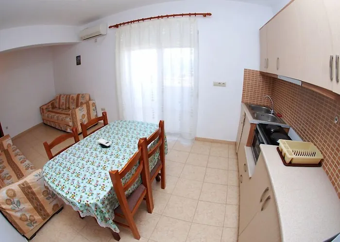 Eleana & Apartament Saranda