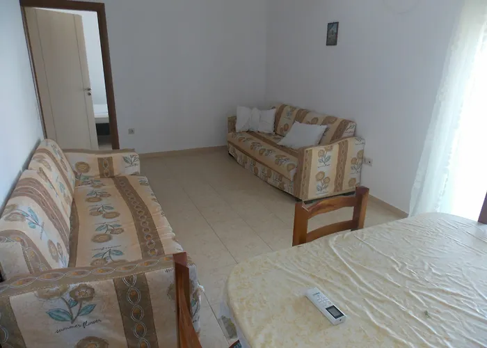 Eleana & Apartament