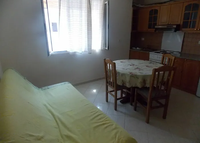 Eleana & Apartament Saranda