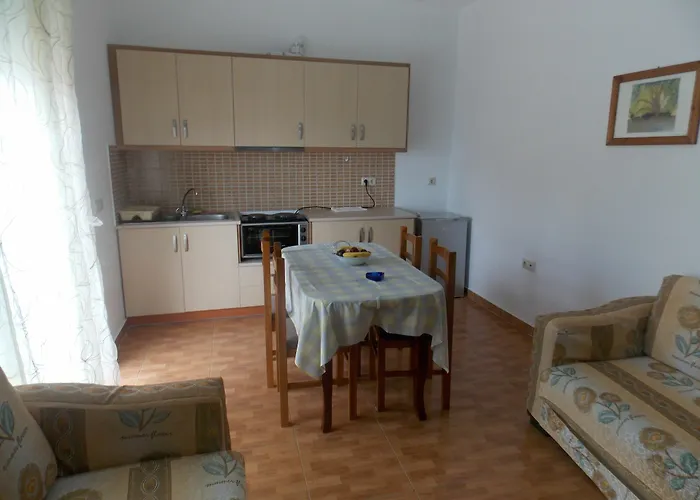 Apartment Eleana &