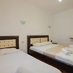Apartament Eleana & *