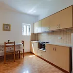 Eleana & Apartament Saranda