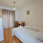 Apartament Eleana &