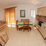 Eleana & Apartament *