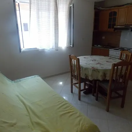 Eleana & Apartmán Sarandë