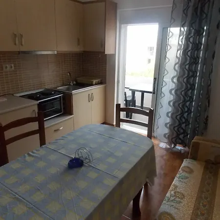 & Eleanna Apartmán