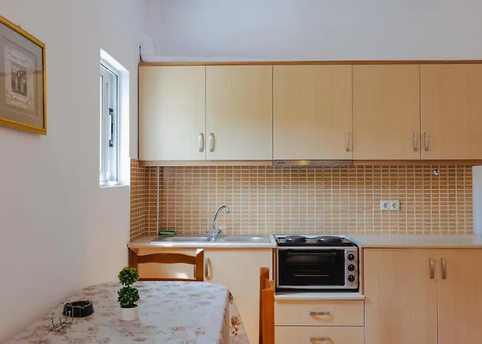 Eleana & Lejlighed Sarandë