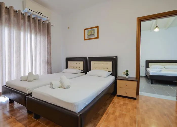 Eleana & Lejlighed *